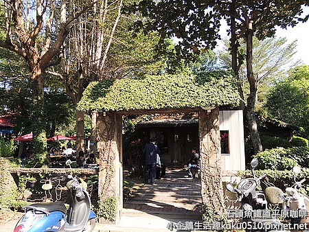 彰化‧田中｜雙軌中的石頭魚鐵道平原咖啡館